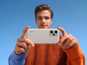 How to Keep Your Clear Phone Case from Yellowing and Looking Old